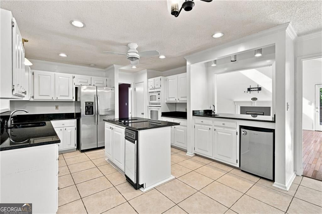 715 Lake Top Way Property Photo 9