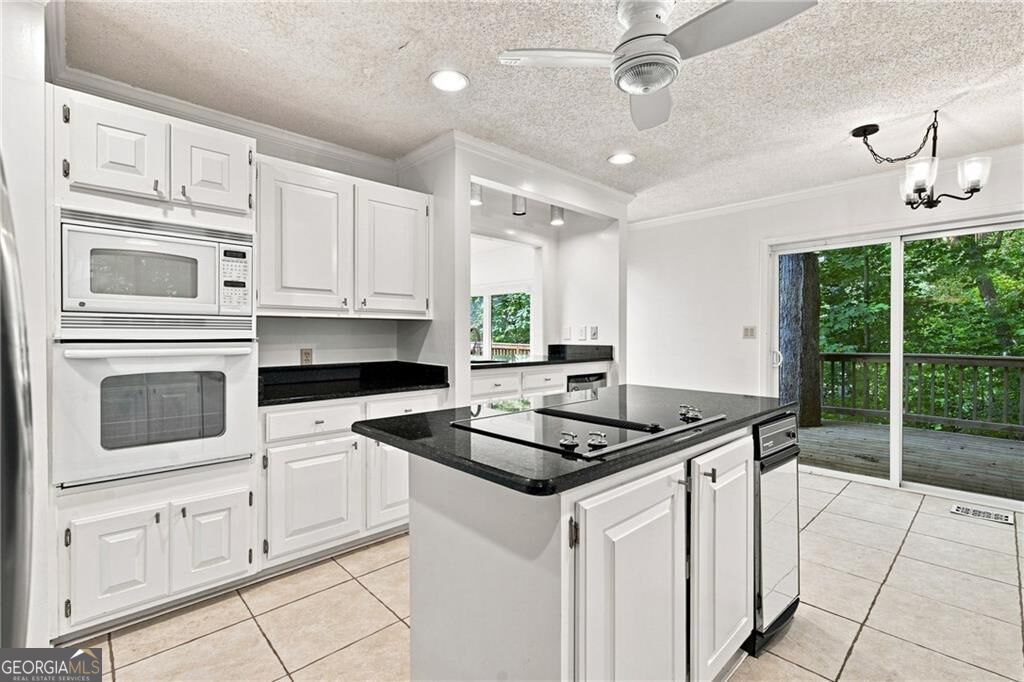 715 Lake Top Way Property Photo 12