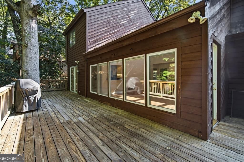 715 Lake Top Way Property Photo 43