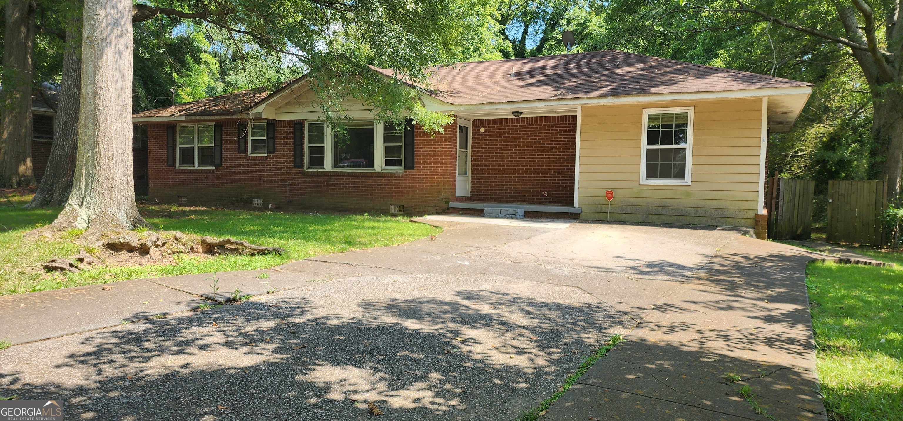 115 Burnside Street Property Photo 4