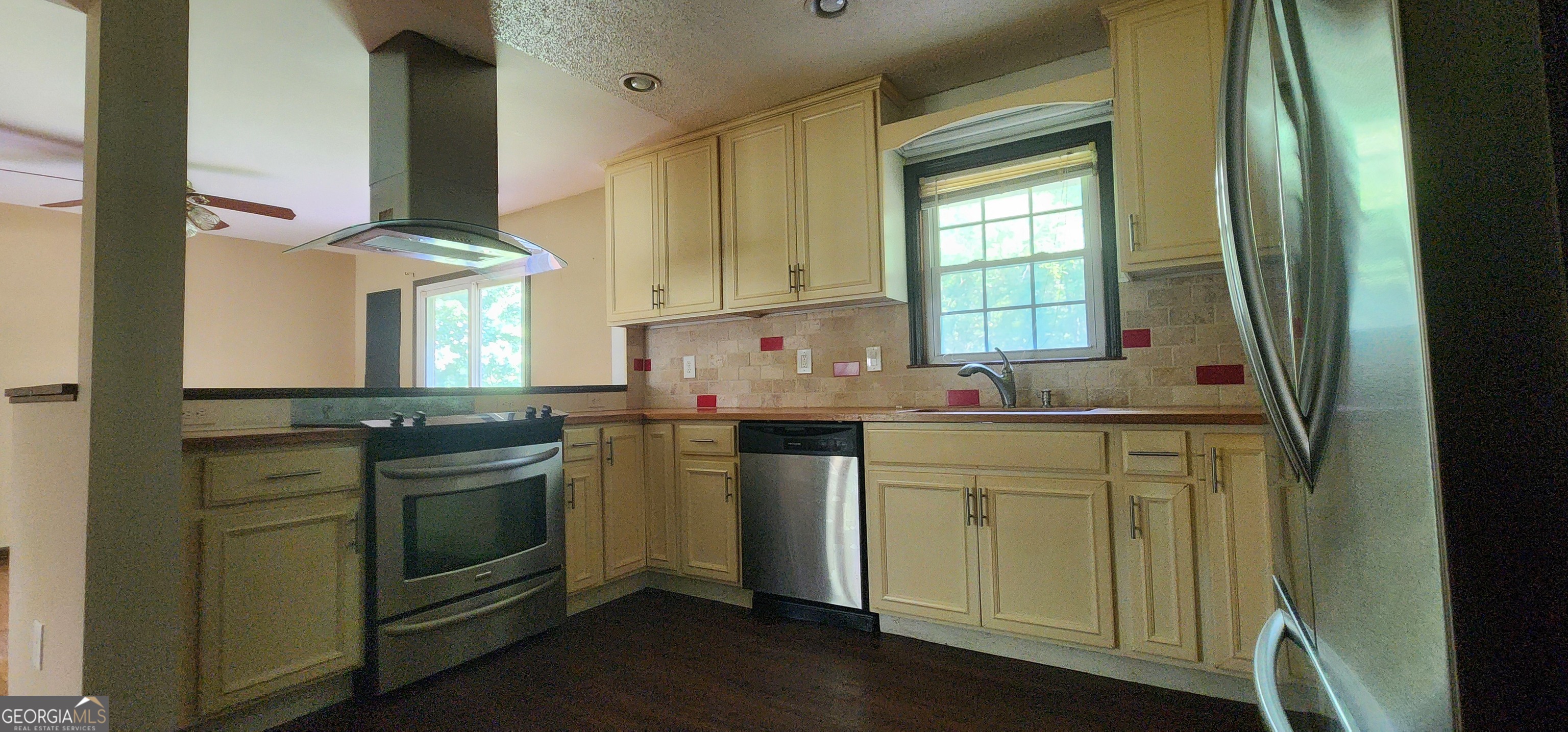 115 Burnside Street Property Photo 12