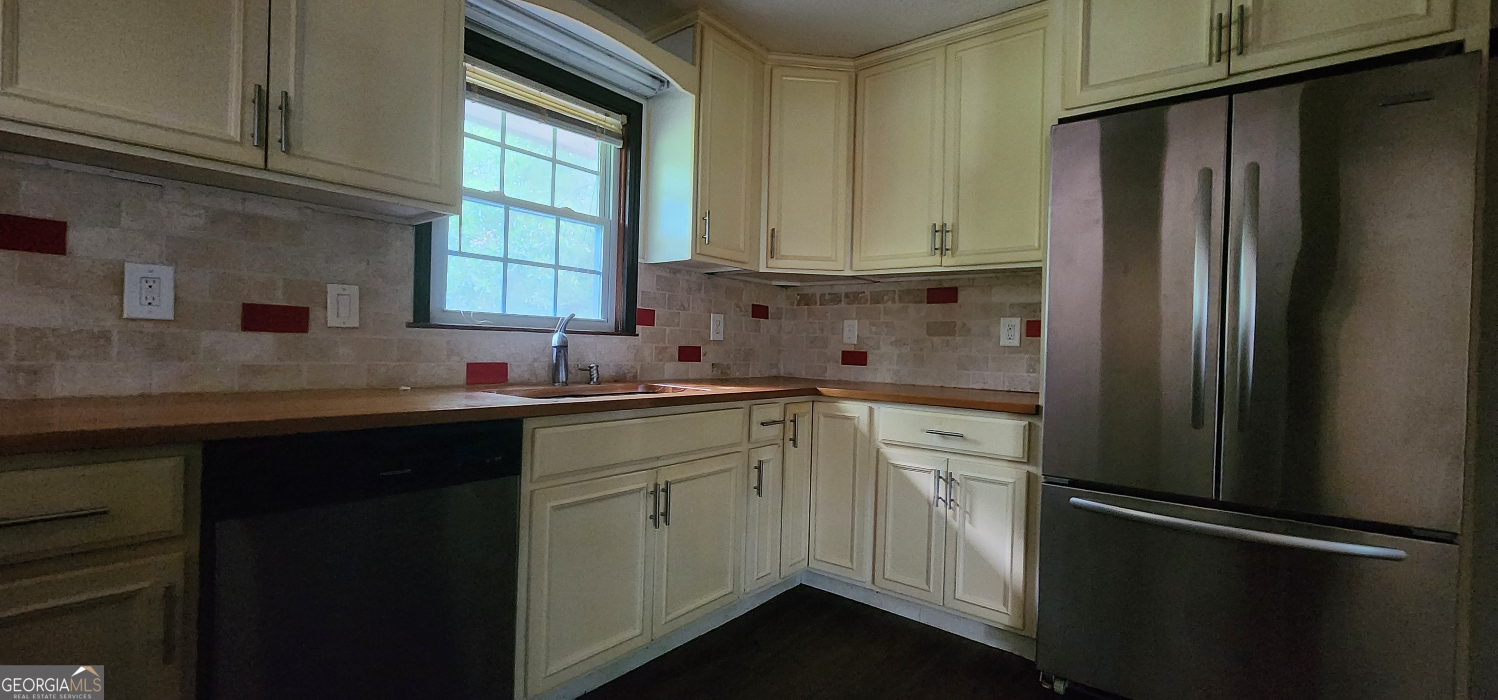 115 Burnside Street Property Photo 15