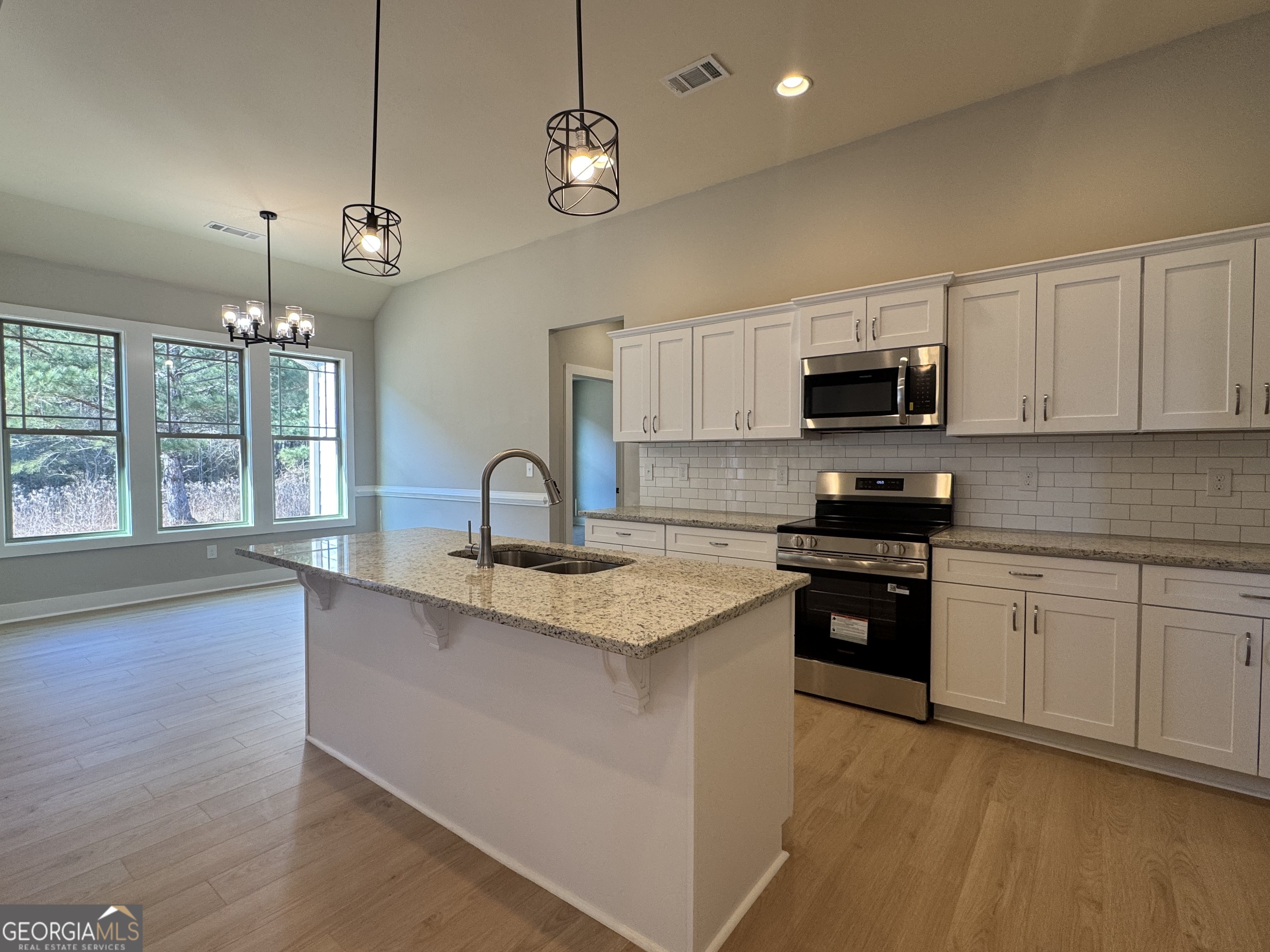 175 Country World Drive Property Photo 9