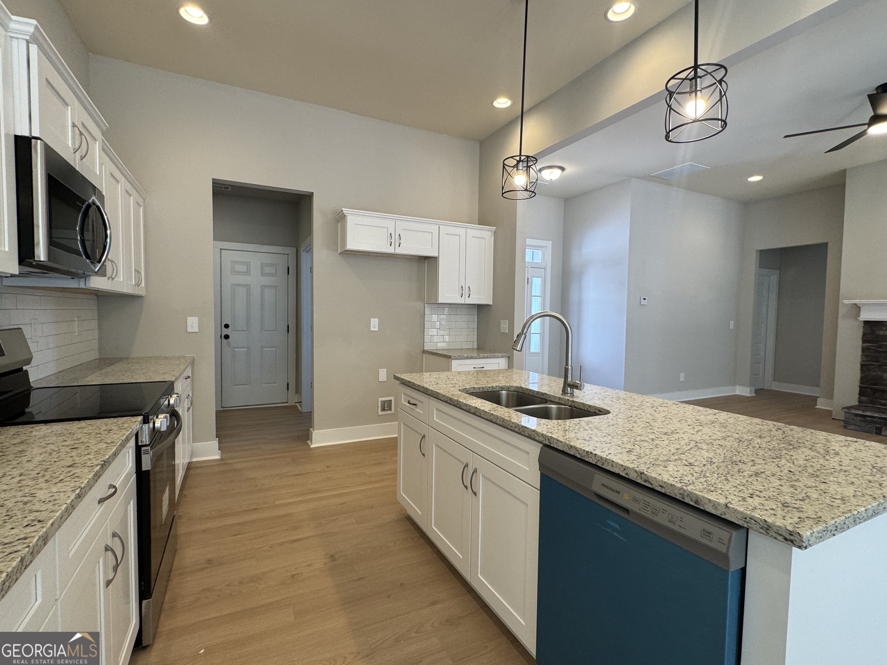 175 Country World Drive Property Photo 11