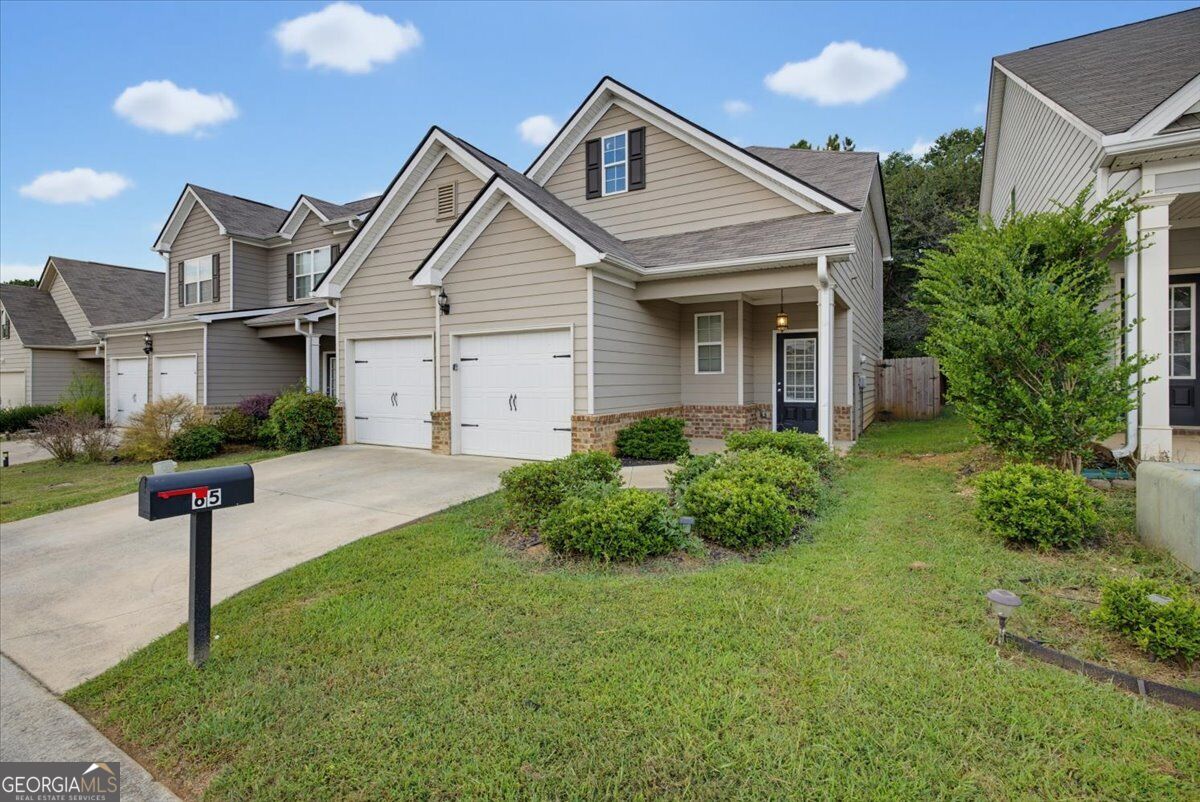 65 Castlemoor Loop Property Photo 2