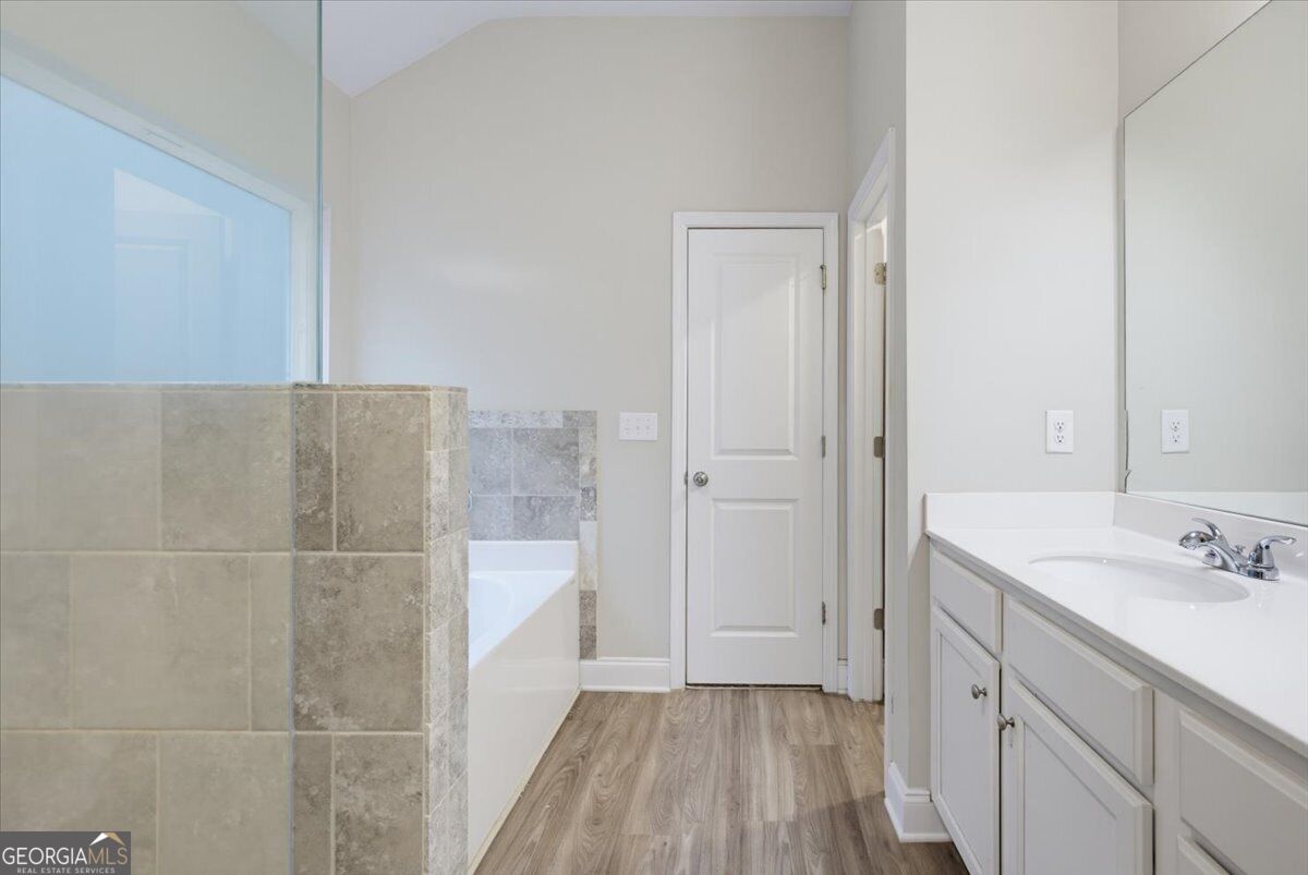 65 Castlemoor Loop Property Photo 24