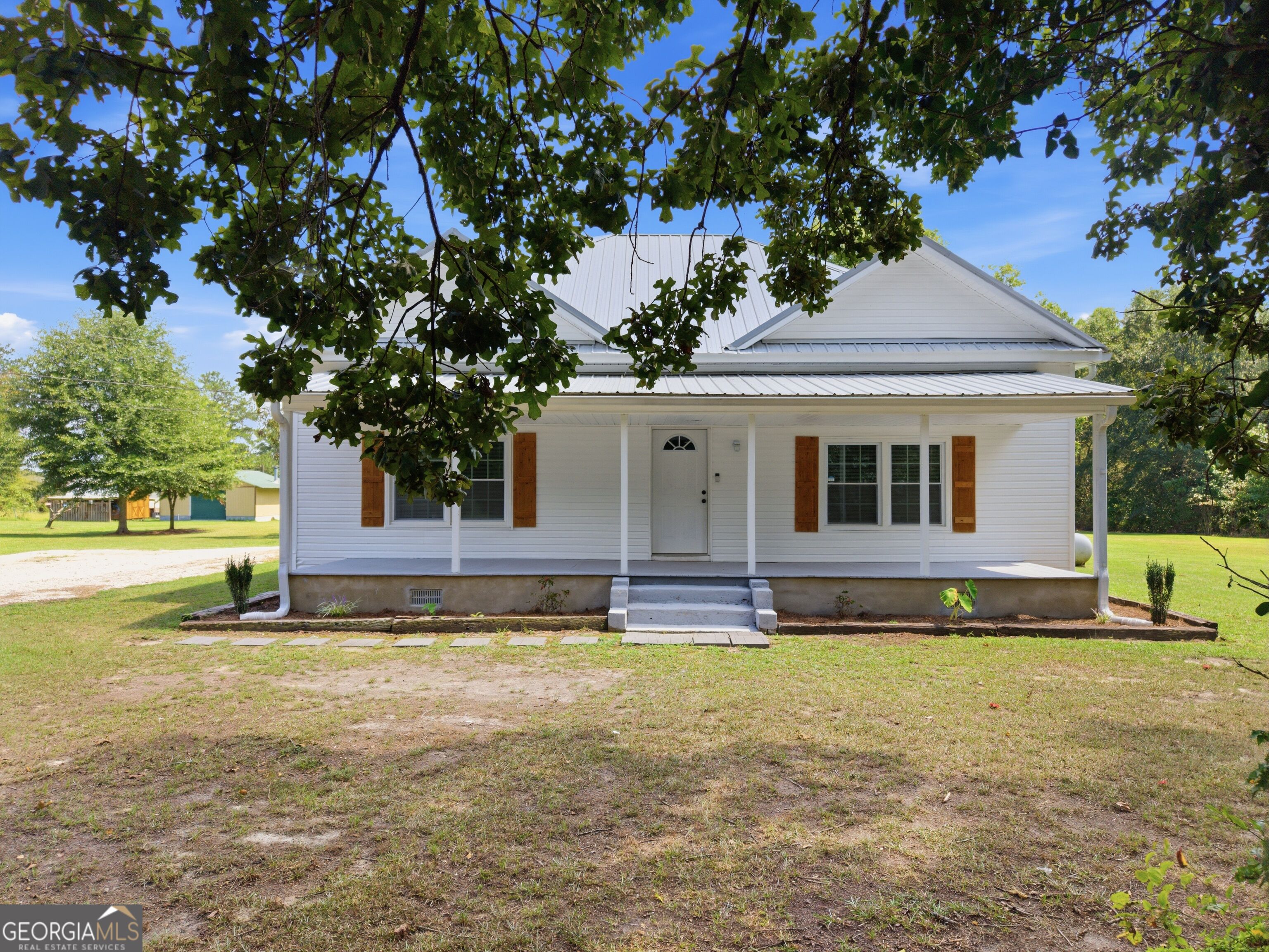 705 Poseyville Road Property Photo 1