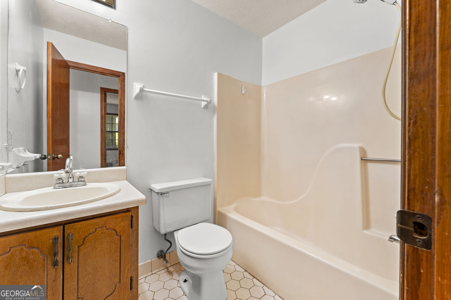 212 Farmbrook Parkway E Property Photo 14