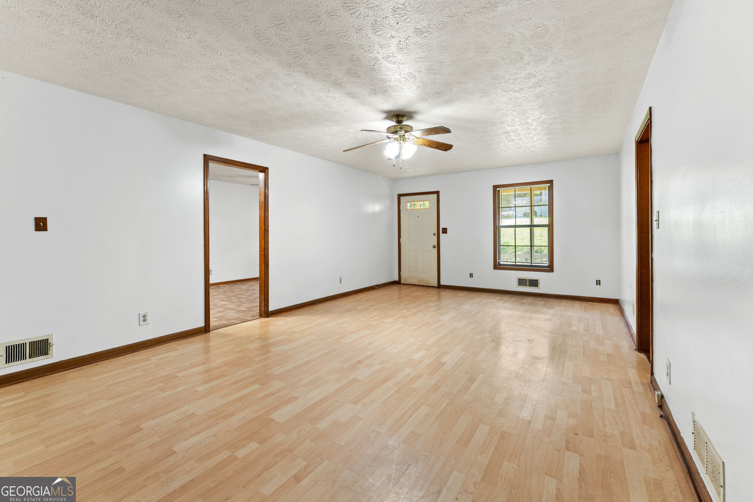 212 Farmbrook Parkway E Property Photo 24