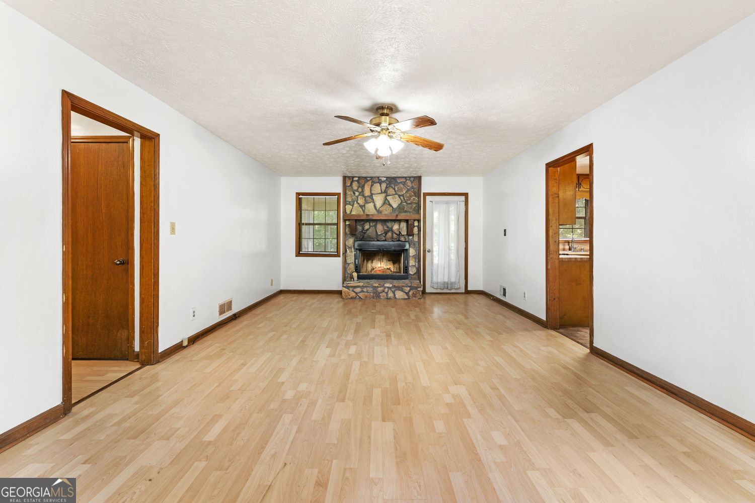 212 Farmbrook Parkway E Property Photo 26