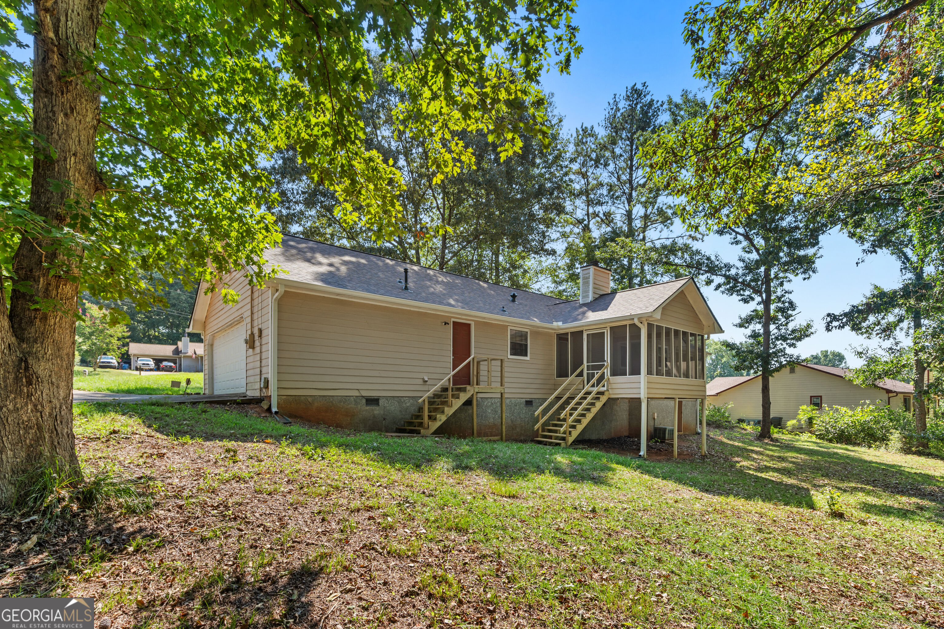 212 Farmbrook Parkway E Property Photo 27