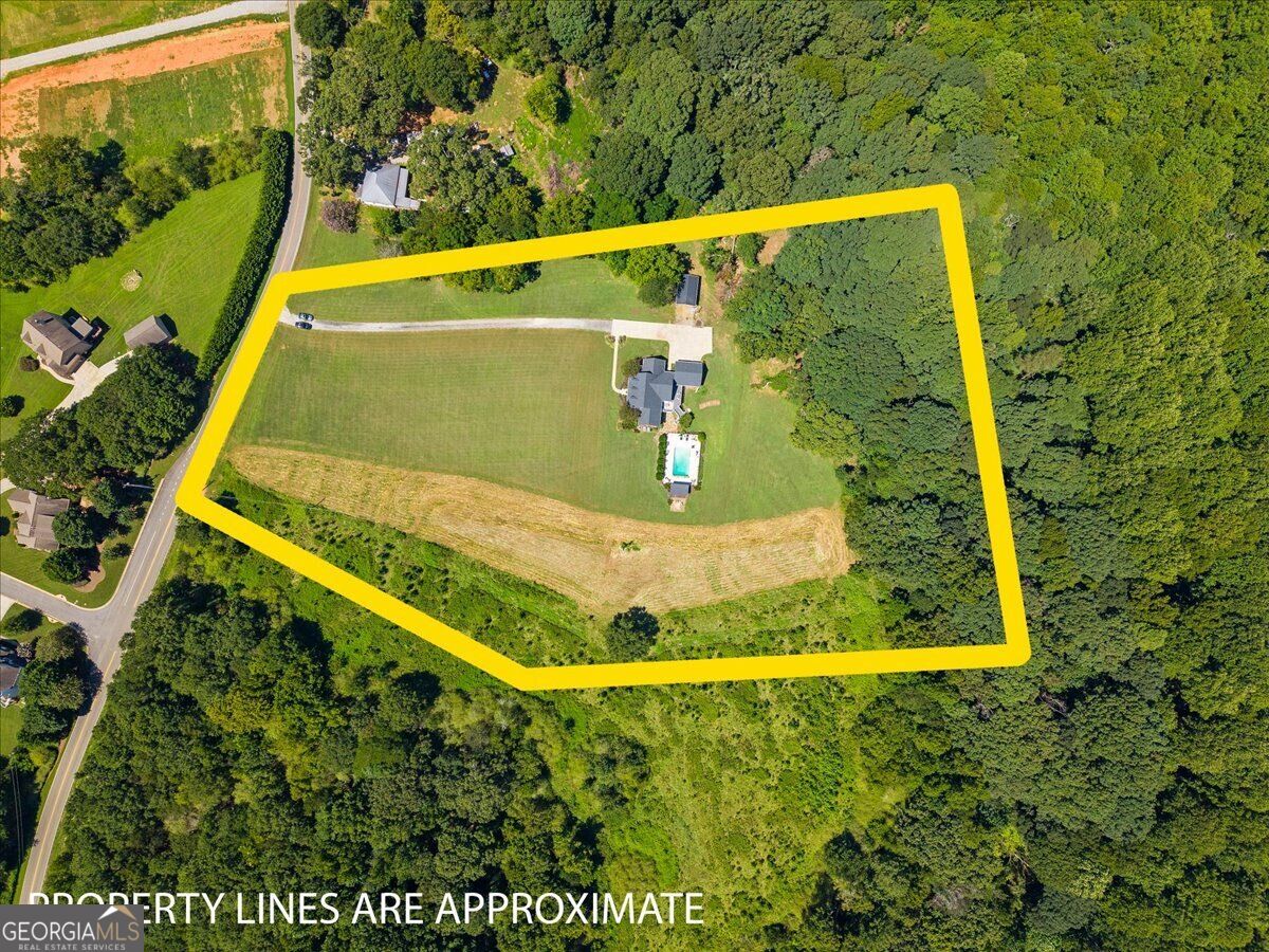 8135 Wallace Wood Road Property Photo 2