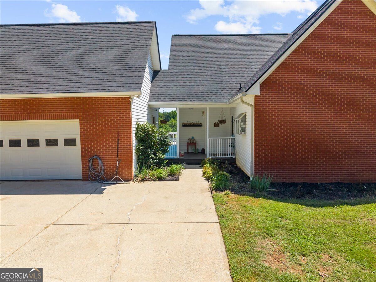 8135 Wallace Wood Road Property Photo 28
