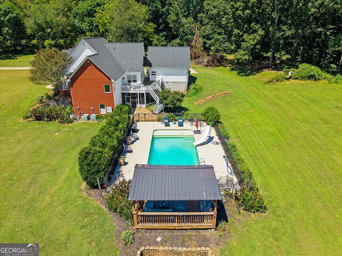 8135 Wallace Wood Road Property Photo 39