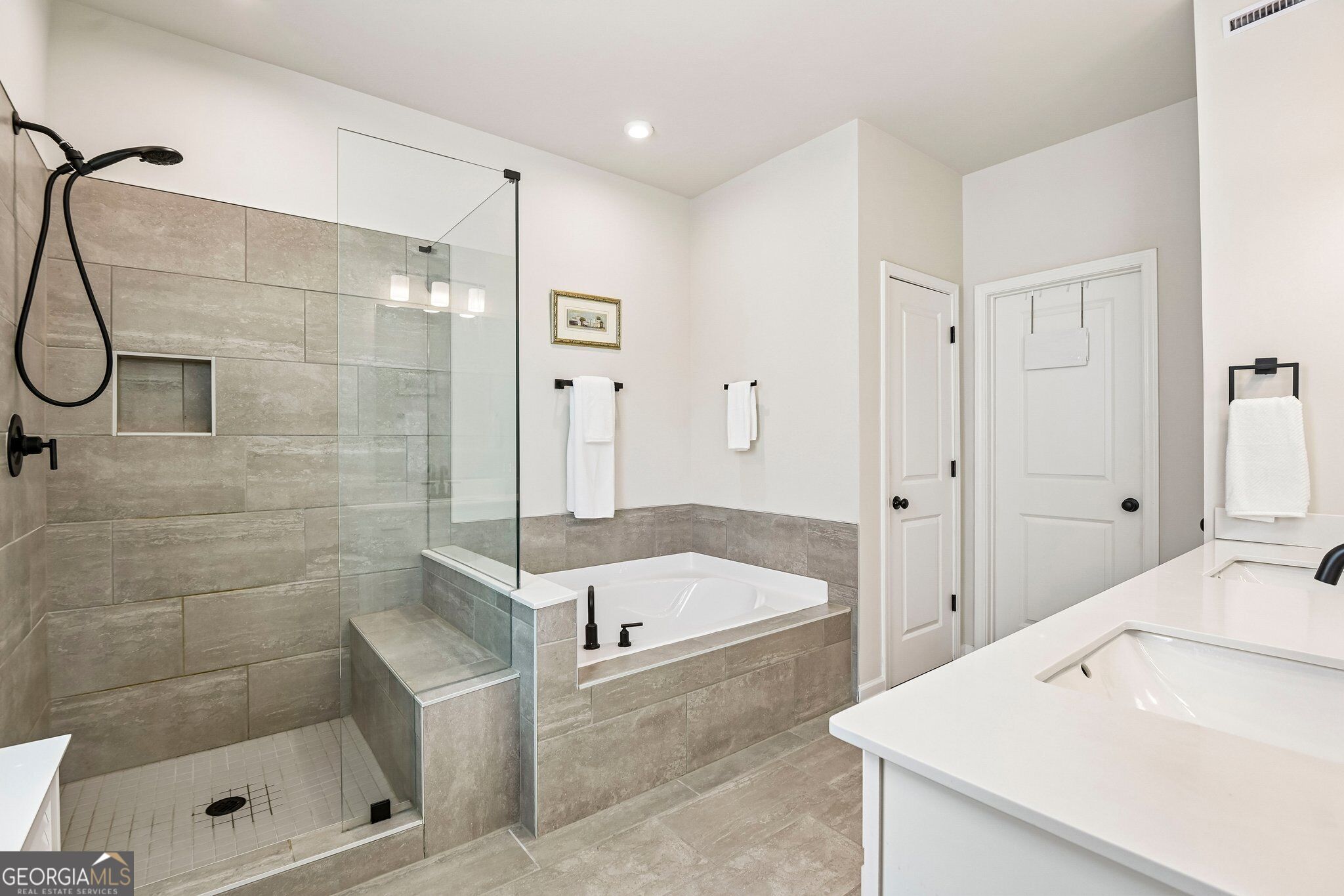 2456 Hidden Creek Road Property Photo 18