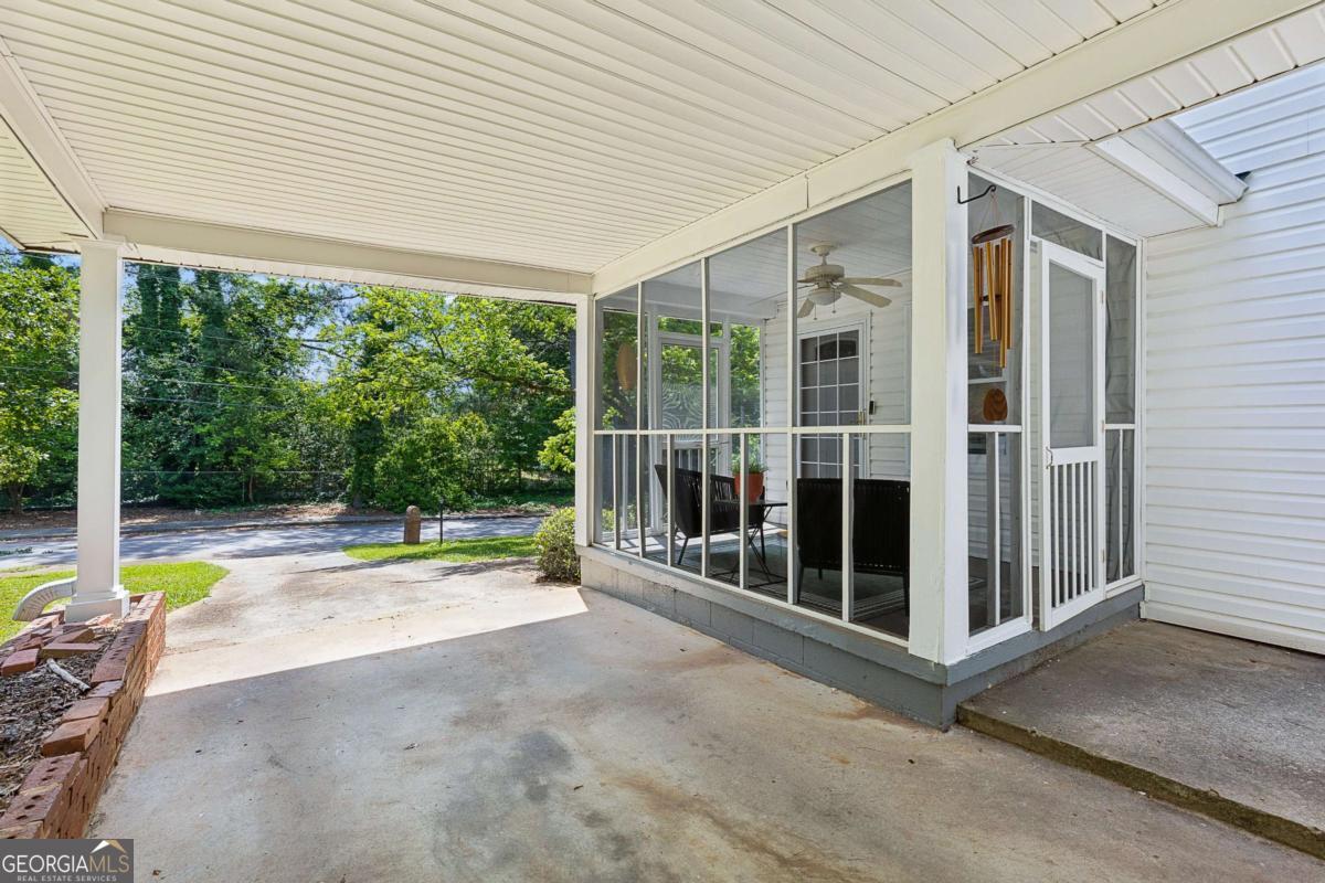 1395 Dorothy Drive Property Photo 3