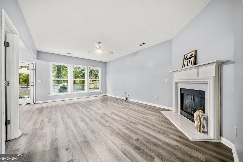 100 Oleander Way Property Photo 7