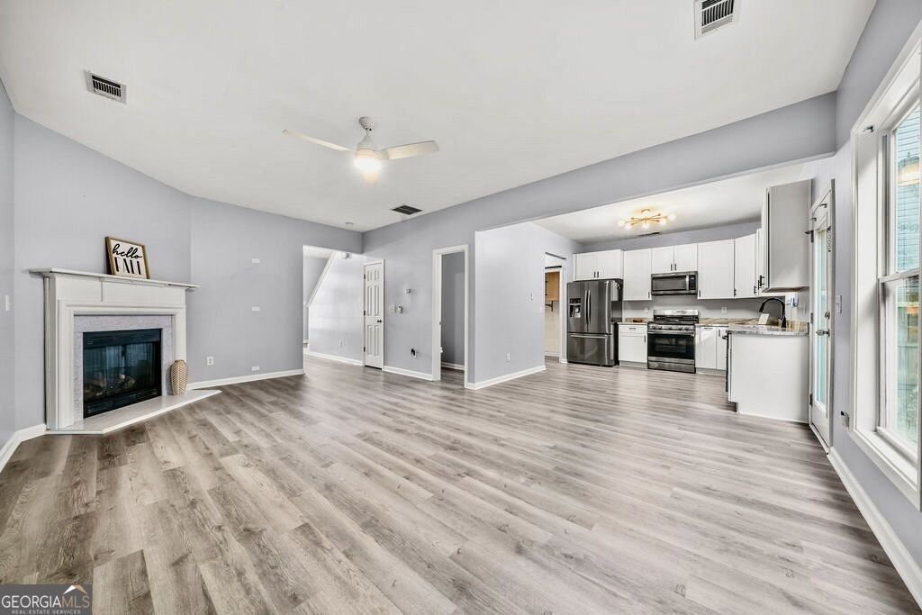 100 Oleander Way Property Photo 9