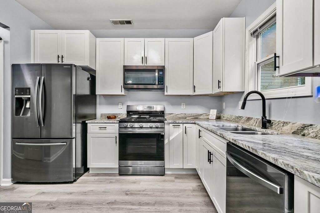 100 Oleander Way Property Photo 13