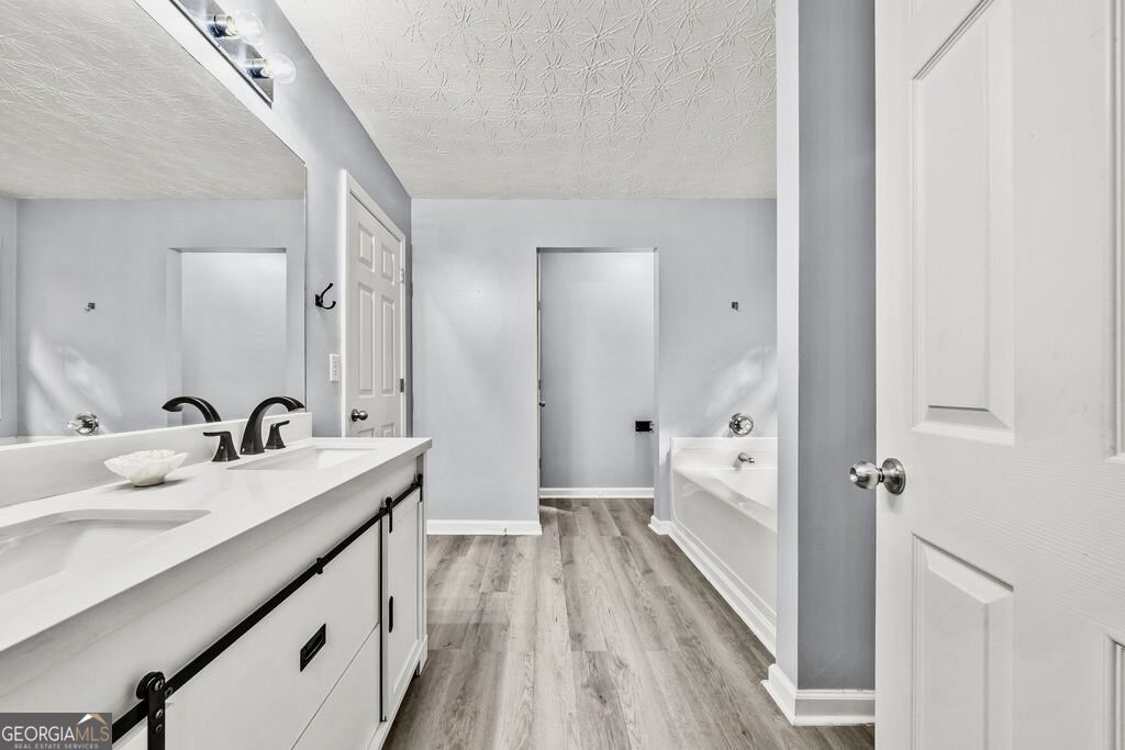 100 Oleander Way Property Photo 18