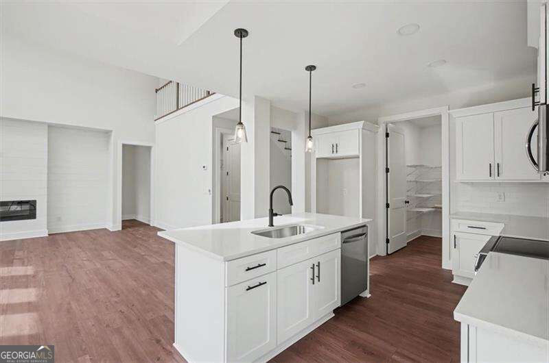 16 Altar Rock Court Property Photo 12