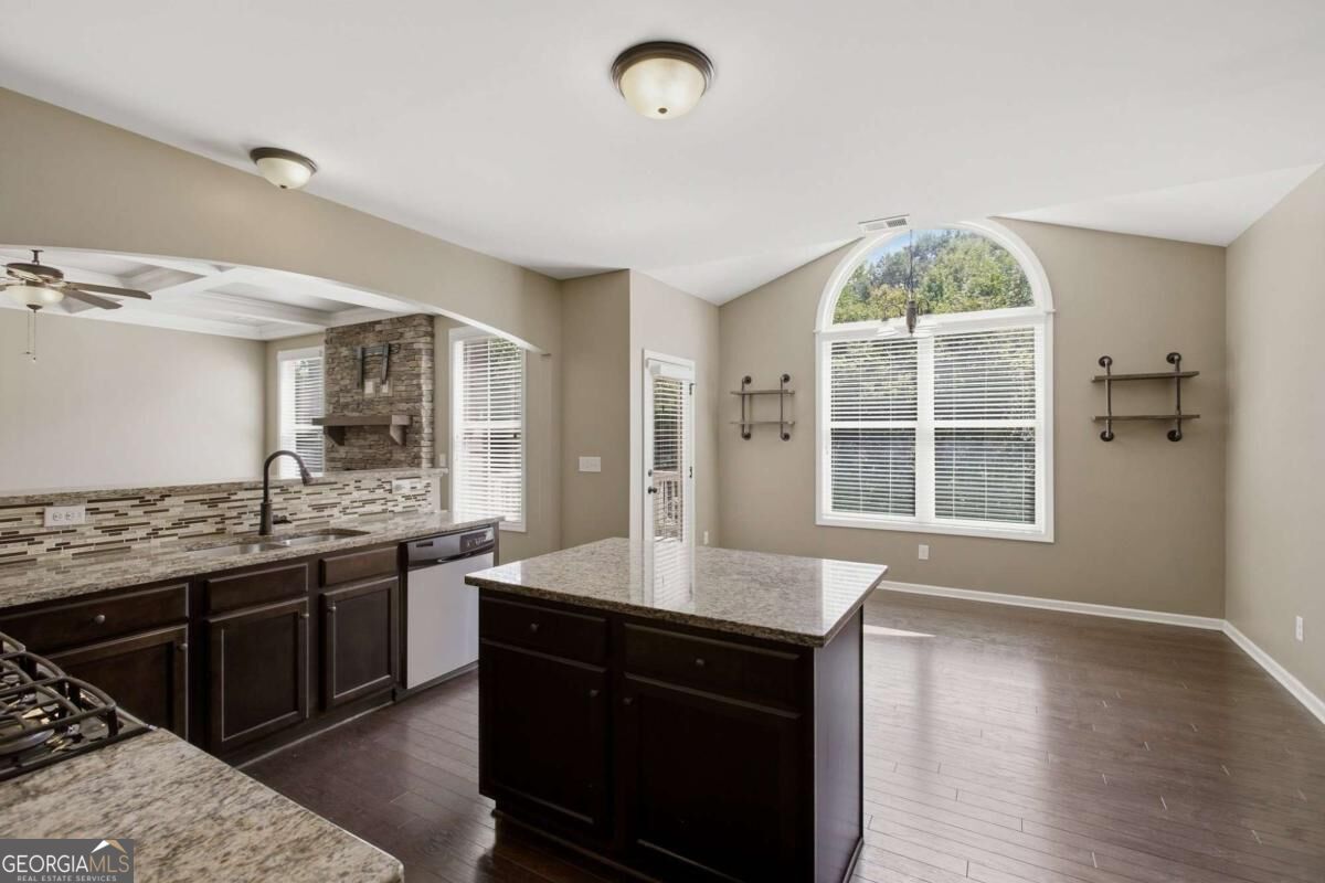 5101 Acworth Enclave Drive Property Photo 14