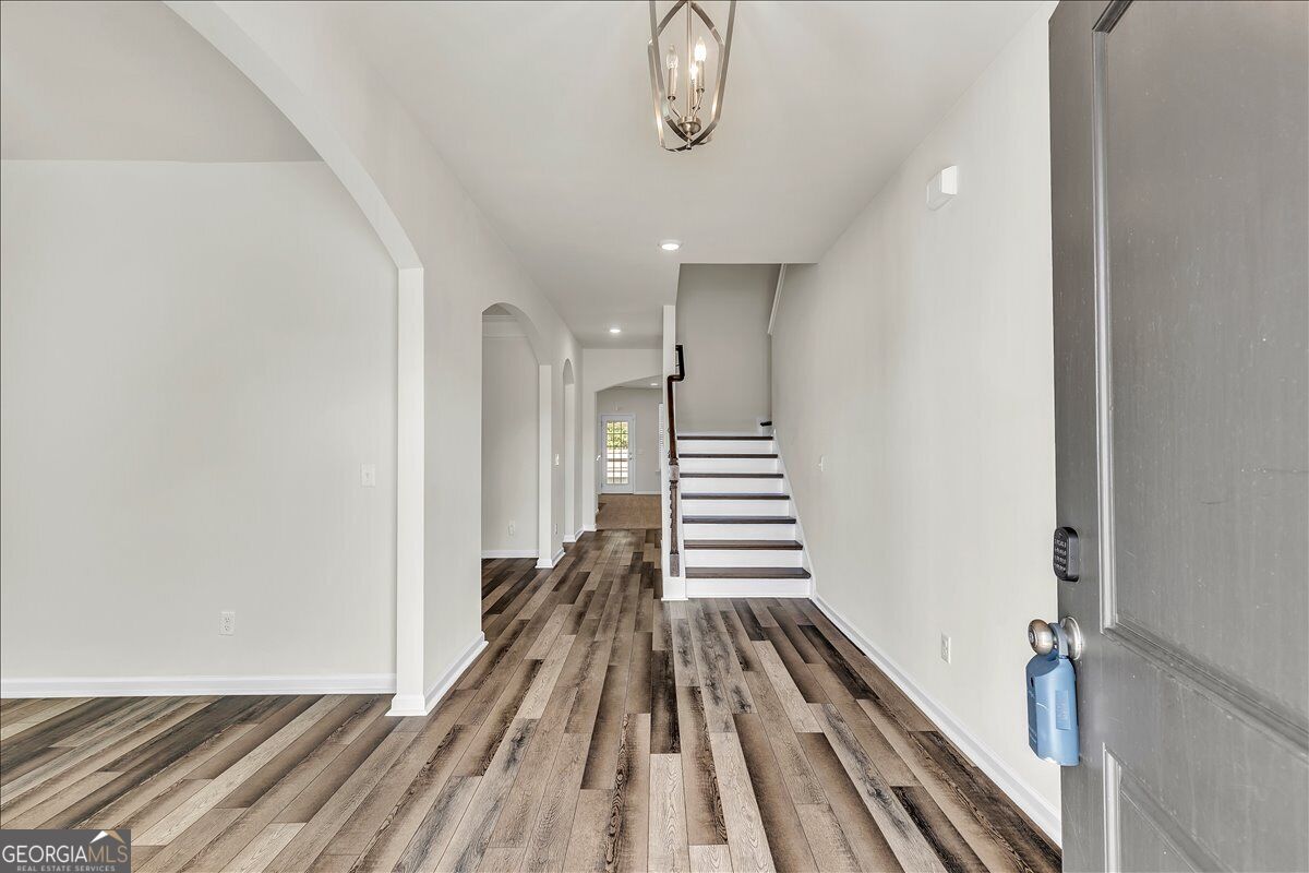 97 Gracyn Lane Ne Property Photo 3