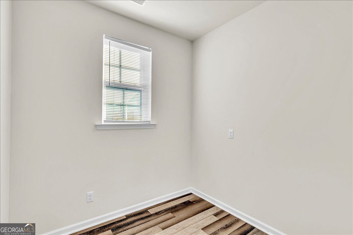 97 Gracyn Lane Ne Property Photo 21
