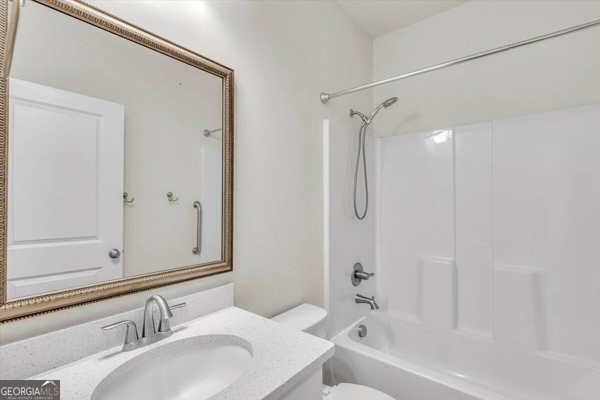 97 Gracyn Lane Ne Property Photo 23