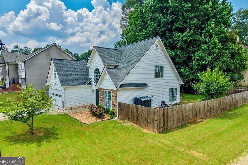 225 Shadetree Lane Property Photo 2