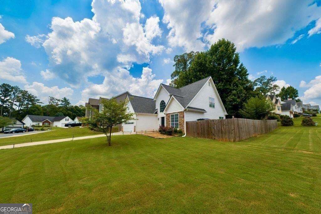 225 Shadetree Lane Property Photo 4