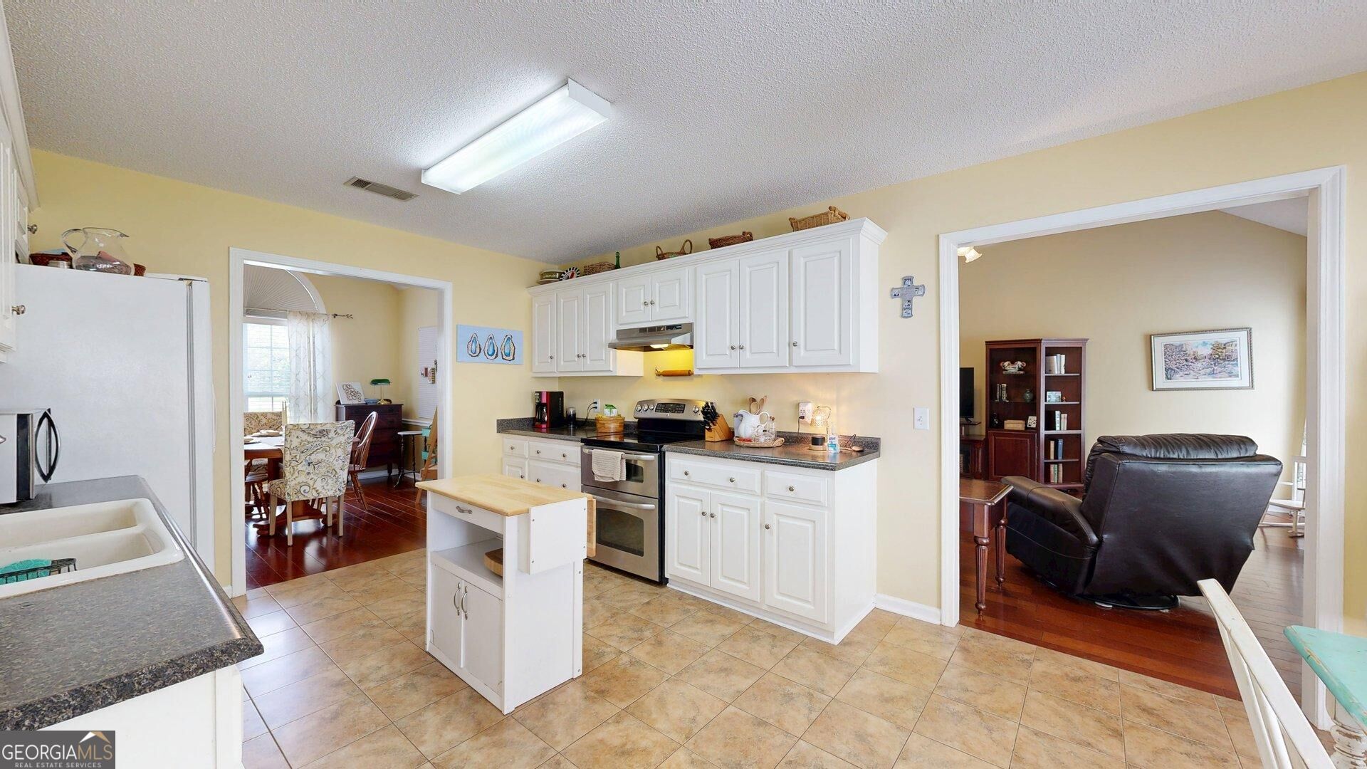 1813 N Leah Lane Property Photo 1