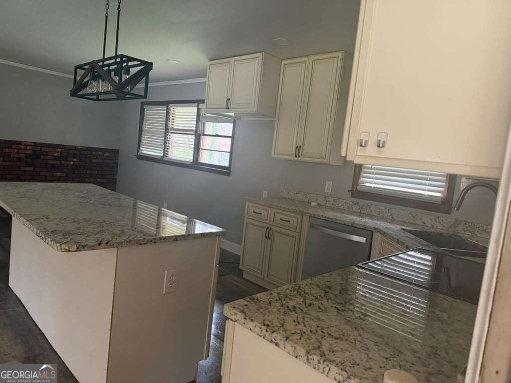 803 S Red Rock Road Property Photo 2