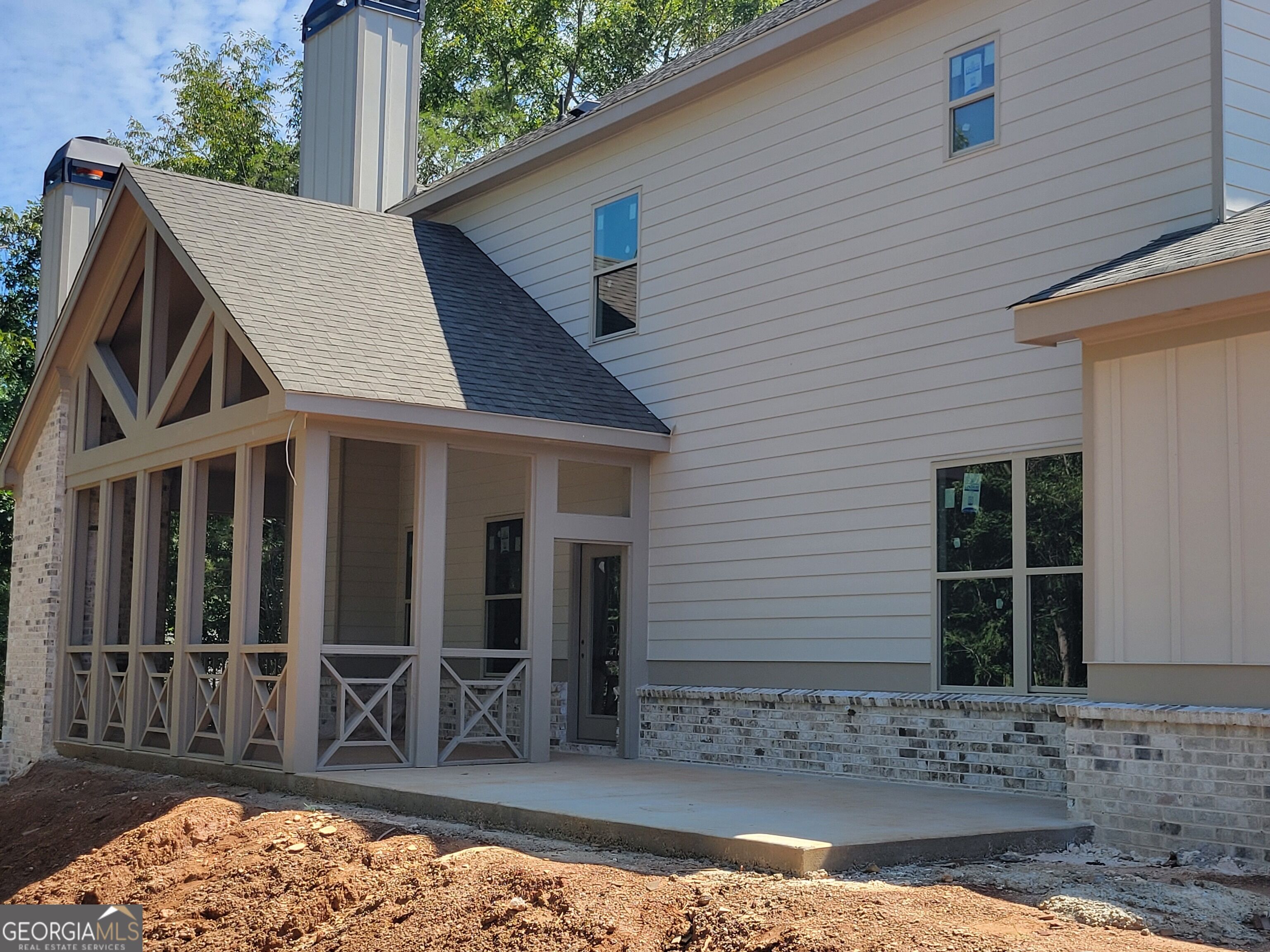 2086 Cleveland Court Property Photo 4