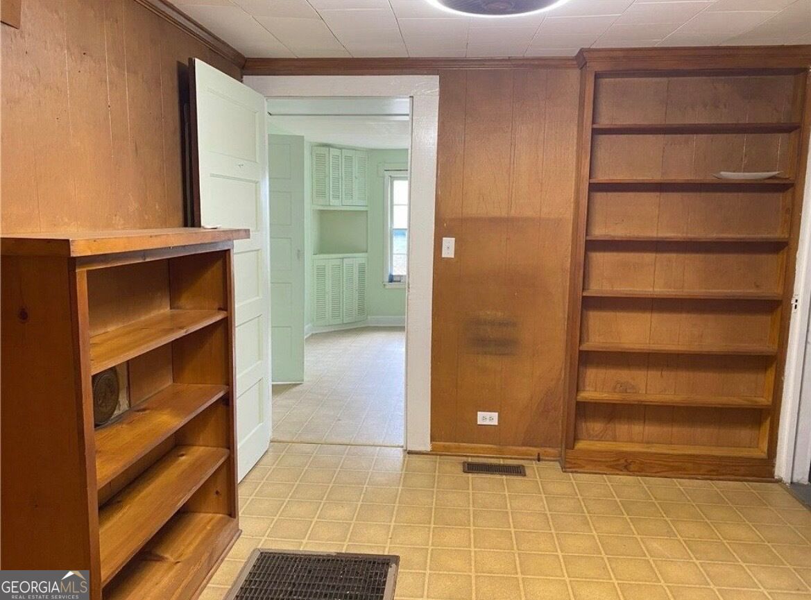 110 Church Street Property Photo 6