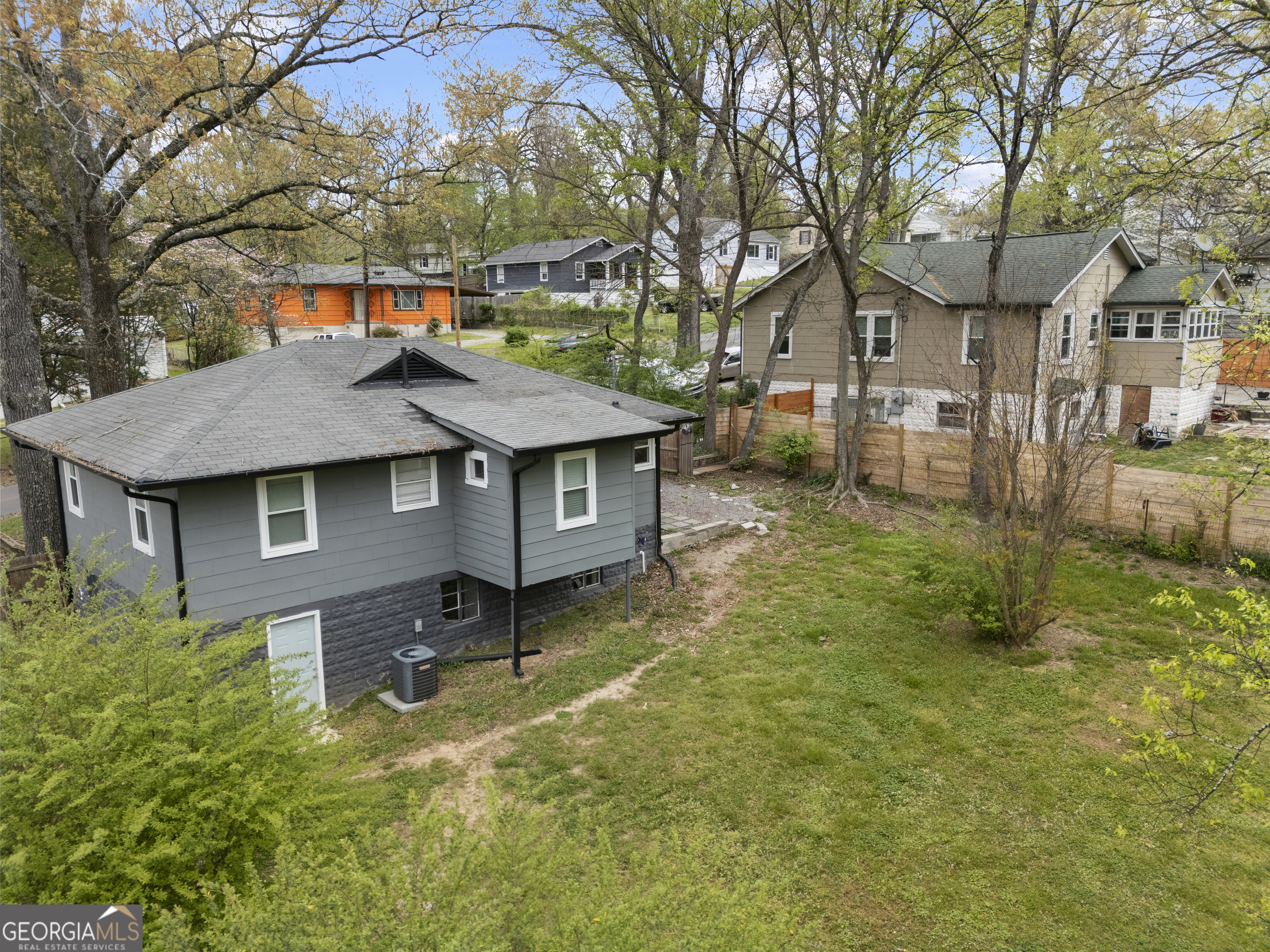 455 Warren Street Property Photo 8