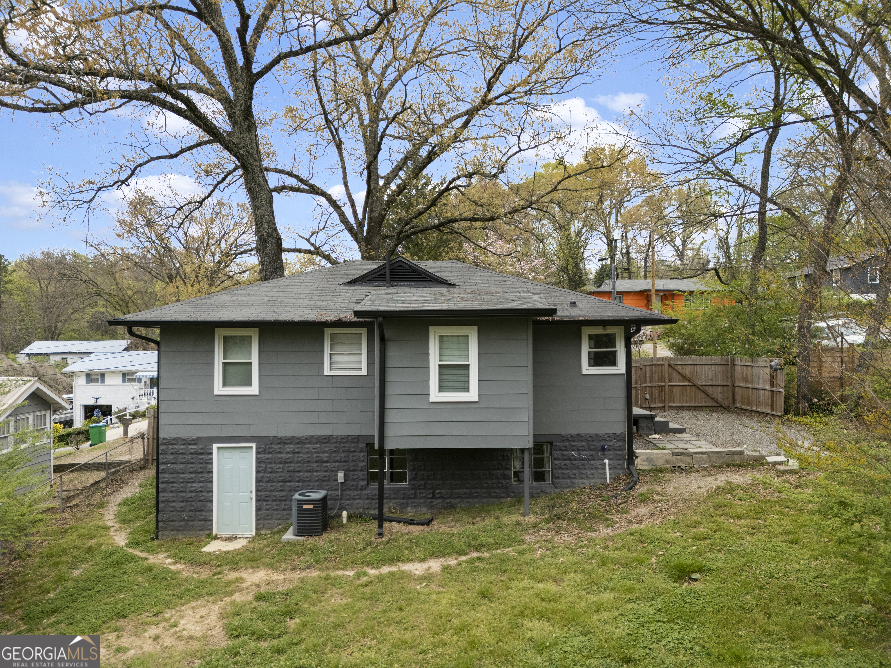 455 Warren Street Property Photo 21