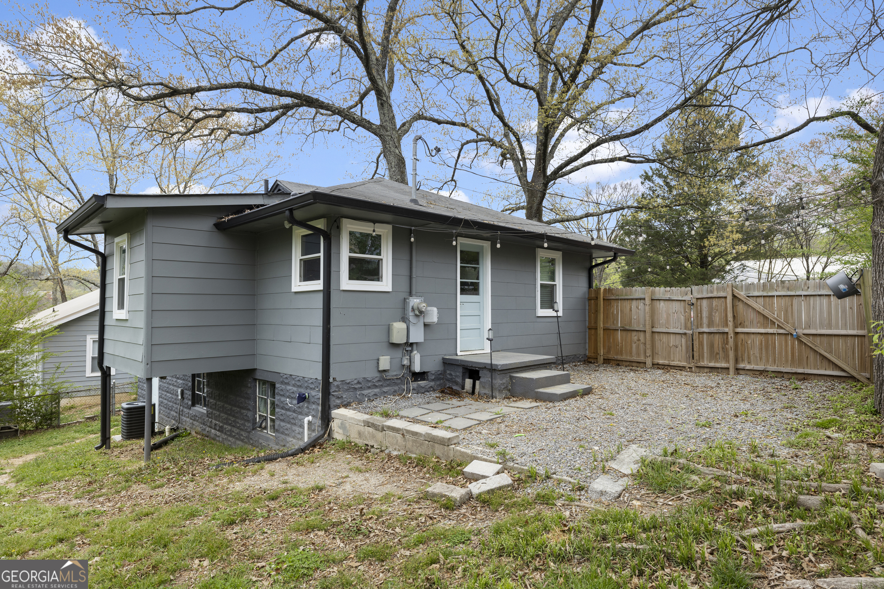 455 Warren Street Property Photo 22