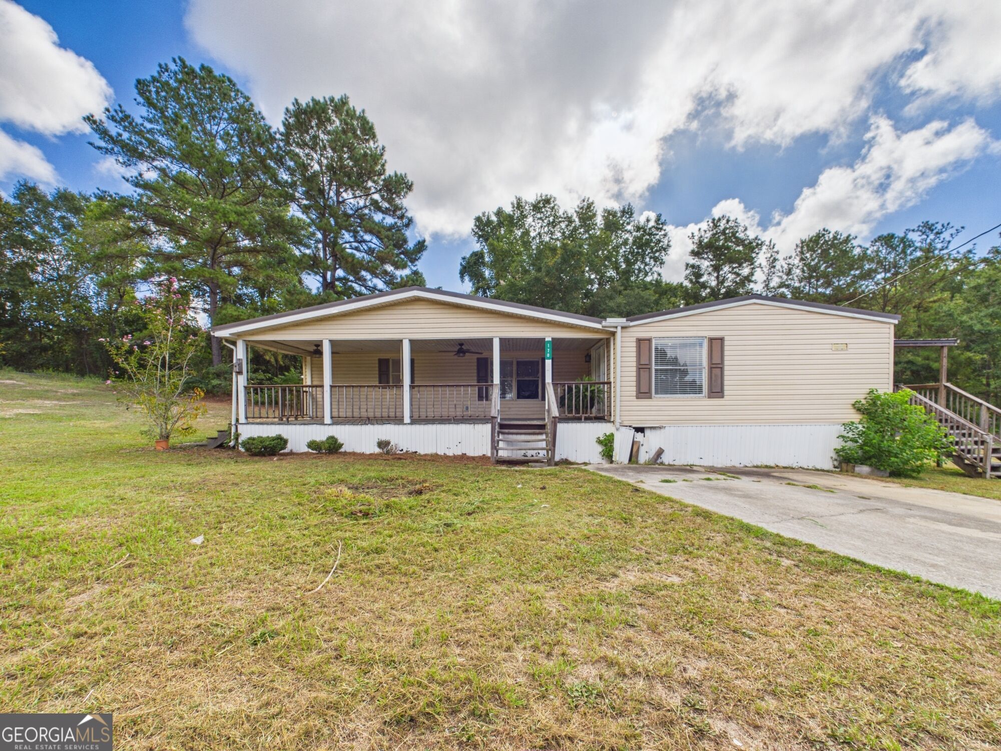170 Lakeshore Drive S Property Photo 1