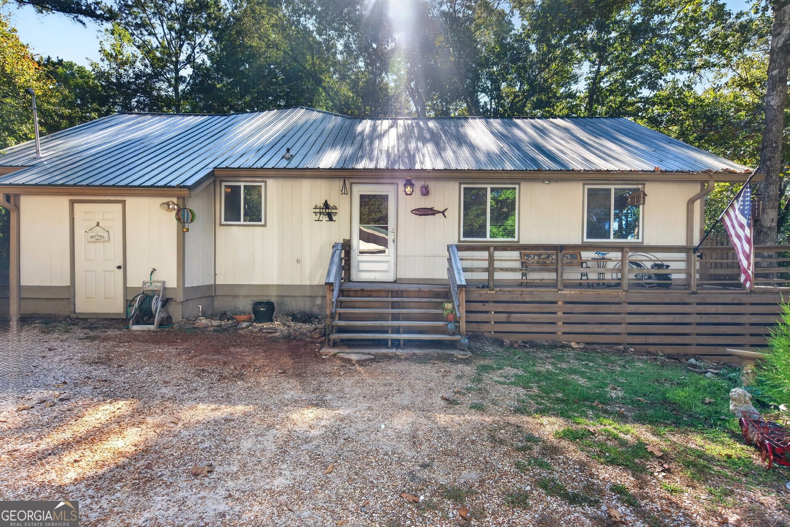 1942 Salem Road Property Photo 4