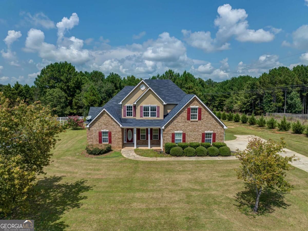 249 Hedgewood Drive Property Photo 2