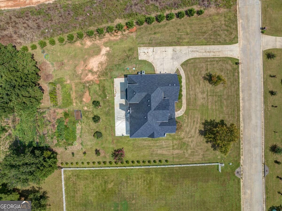 249 Hedgewood Drive Property Photo 8