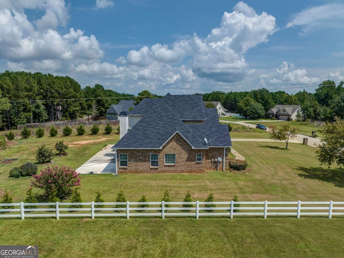 249 Hedgewood Drive Property Photo 12