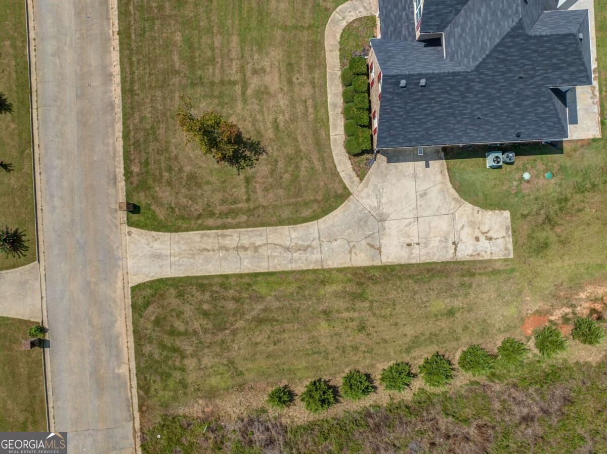 249 Hedgewood Drive Property Photo 14