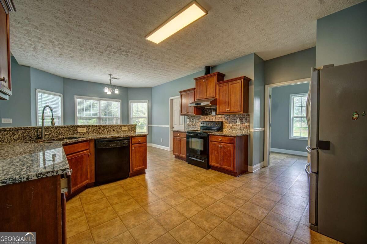249 Hedgewood Drive Property Photo 16