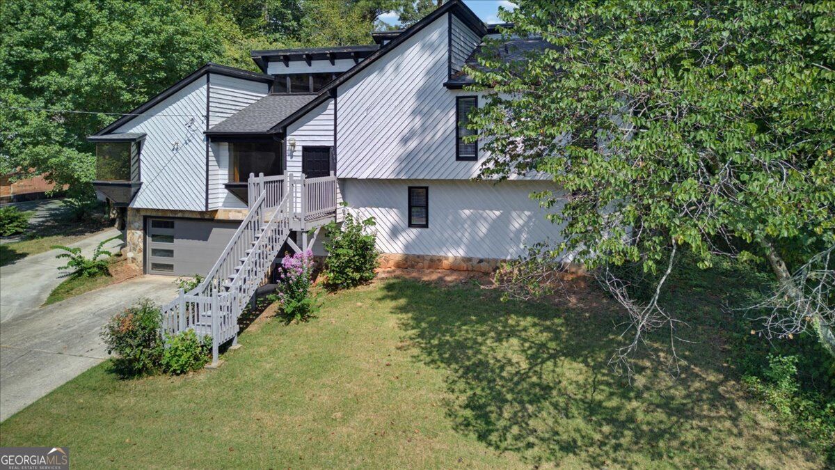 2996 Rockbridge Road Property Photo 3
