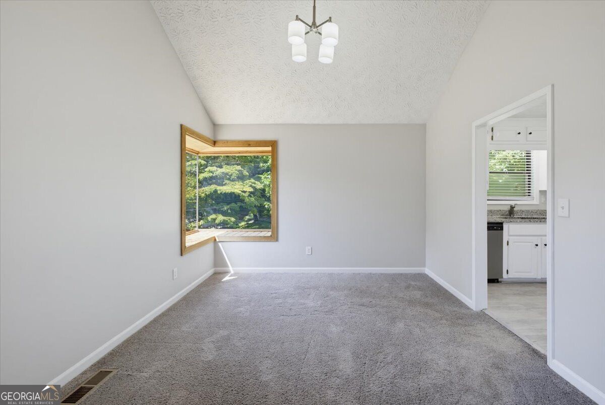 2996 Rockbridge Road Property Photo 9