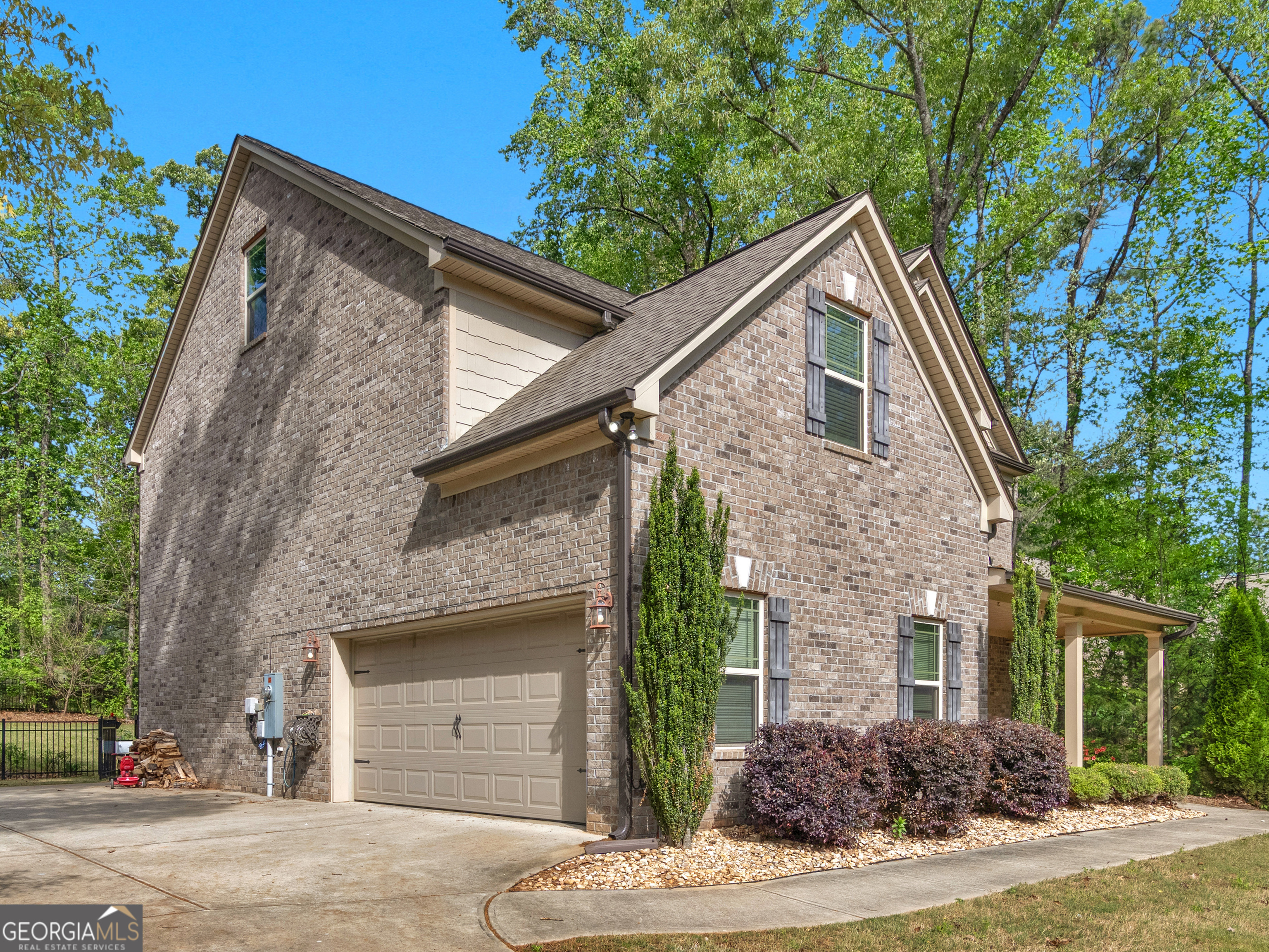 1106 Edward Drive Property Photo 3