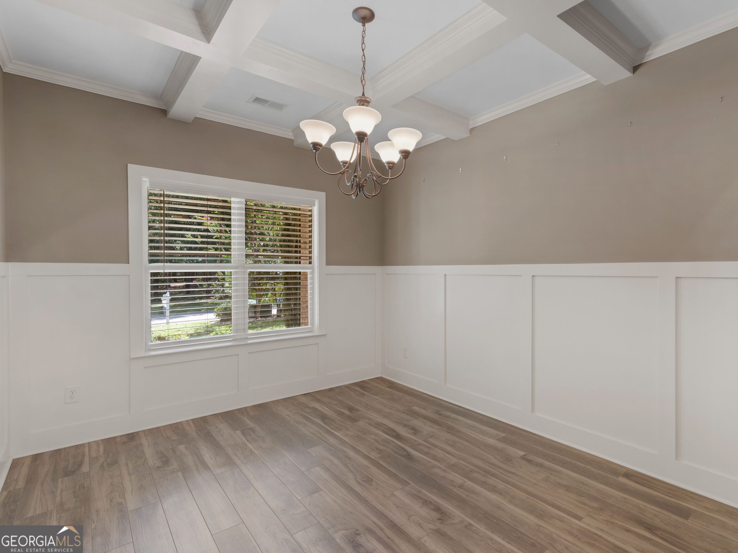 1106 Edward Drive Property Photo 5