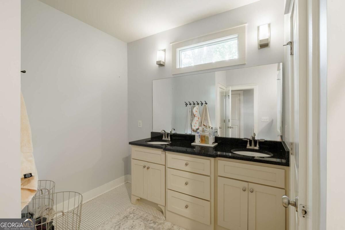 170 Cohen Street Property Photo 32